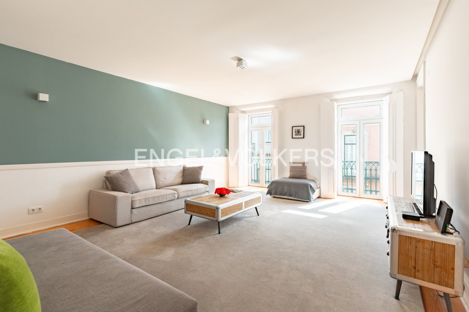 4 bedrooms Apartment in Lisbon, Portugal No. 259181