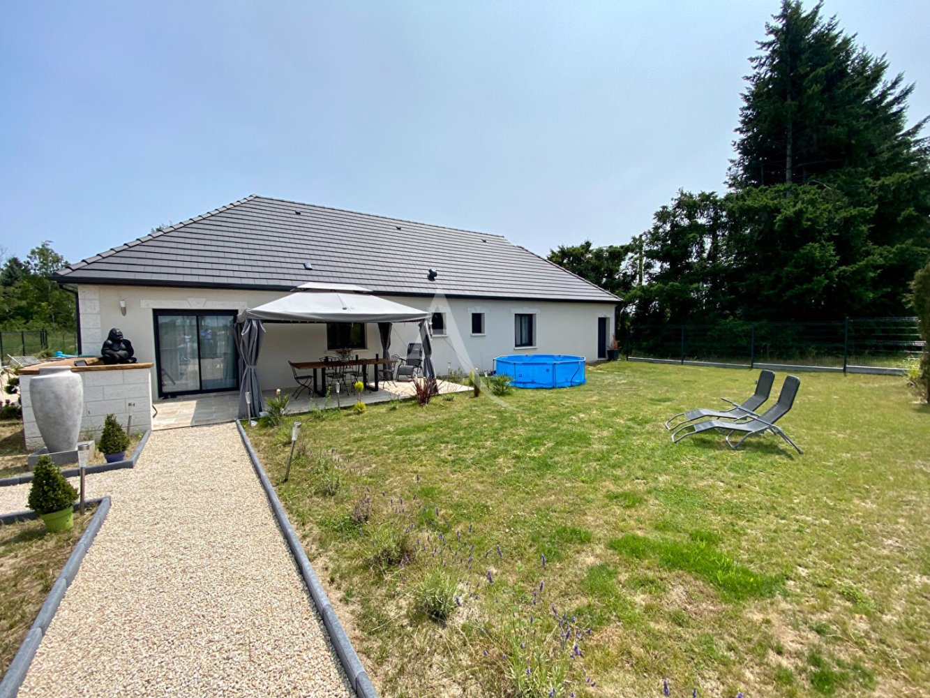 Casa de 3 dormitorios en Le Controis-en-Sologne, France No. 76733