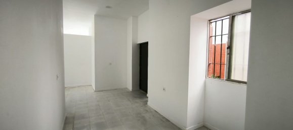 95m² Commercial property in Jerez de la Frontera, Spain No. 150200 2