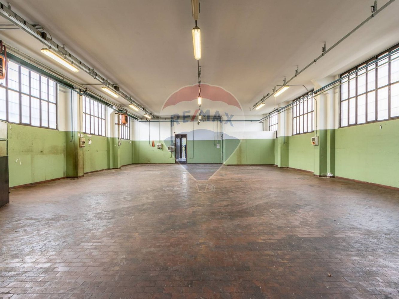 Imóvel comercial em Besana in Brianza, Italy 720 m² N.º 326131