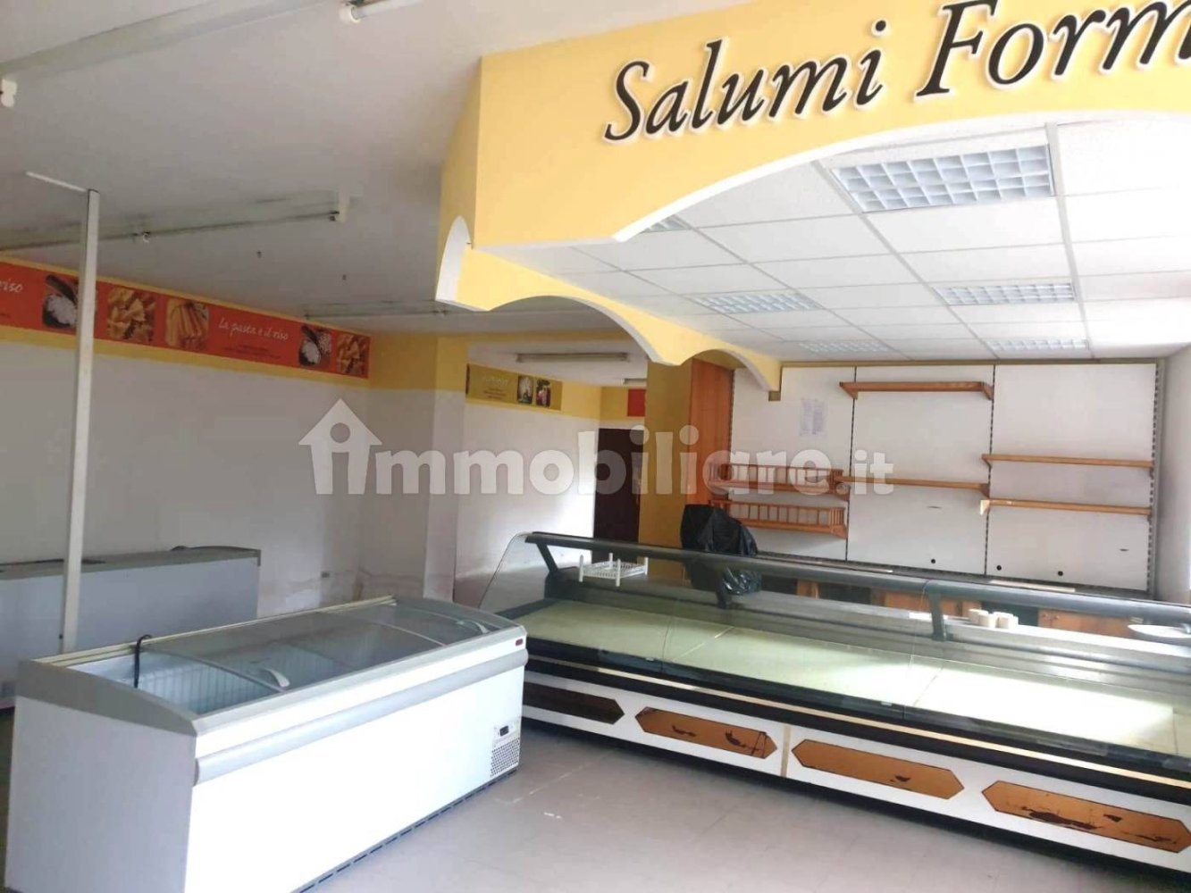 Imóvel comercial de 3 divisões em Gubbio, Italy N.º 104626