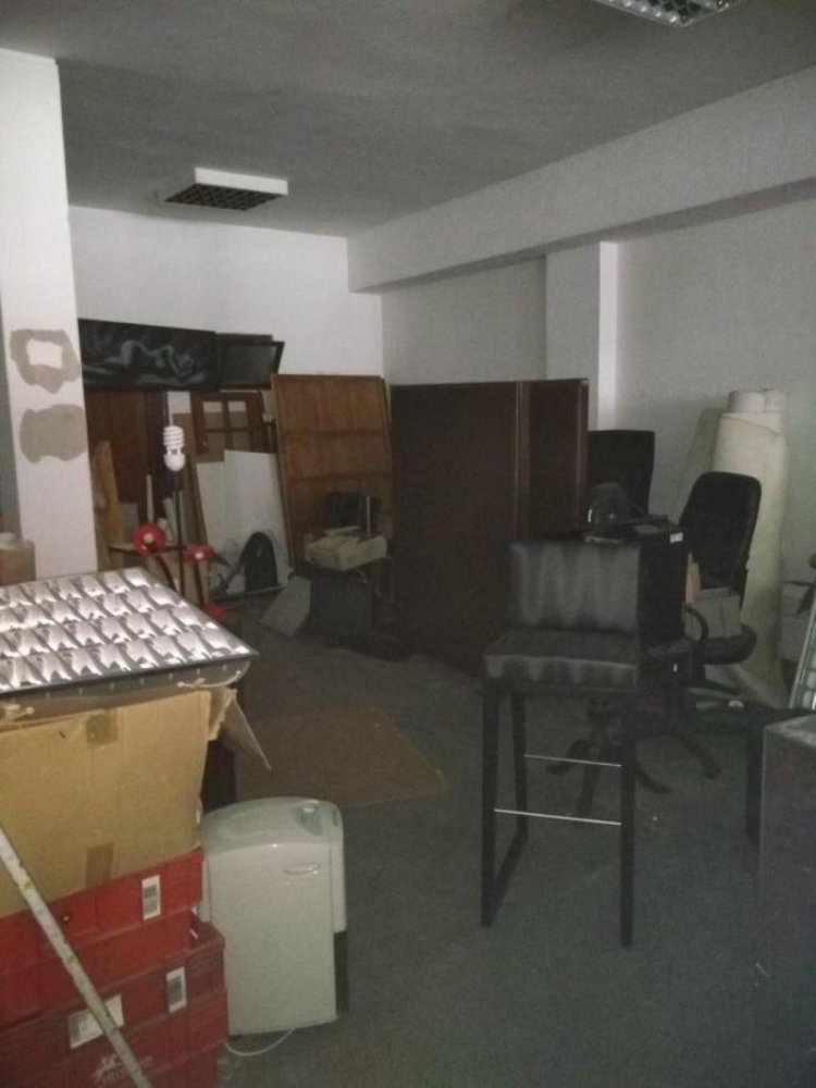 Tienda en Porto, Portugal 142 m² No. 8173