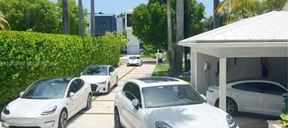 4 Schlafzimmer Villa in Miami, USA, Nr. 614353 3