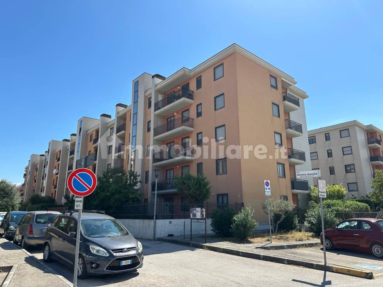 3 bedrooms Apartment in Foggia, Italy No. 401827