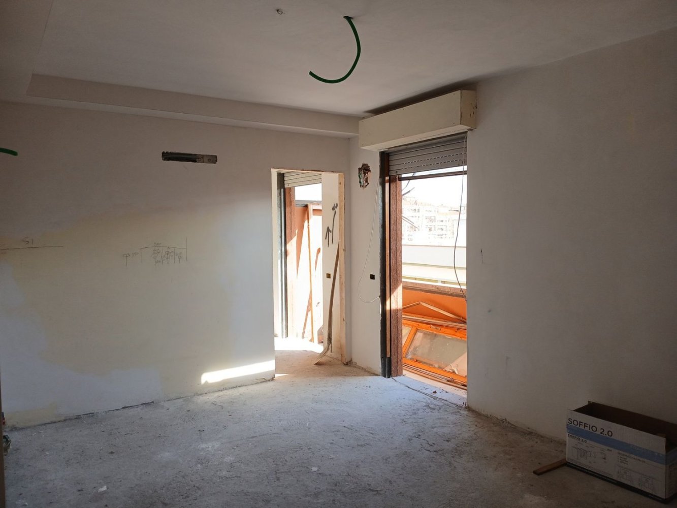 3 rooms Apartment in Florence, Italy No. 195422