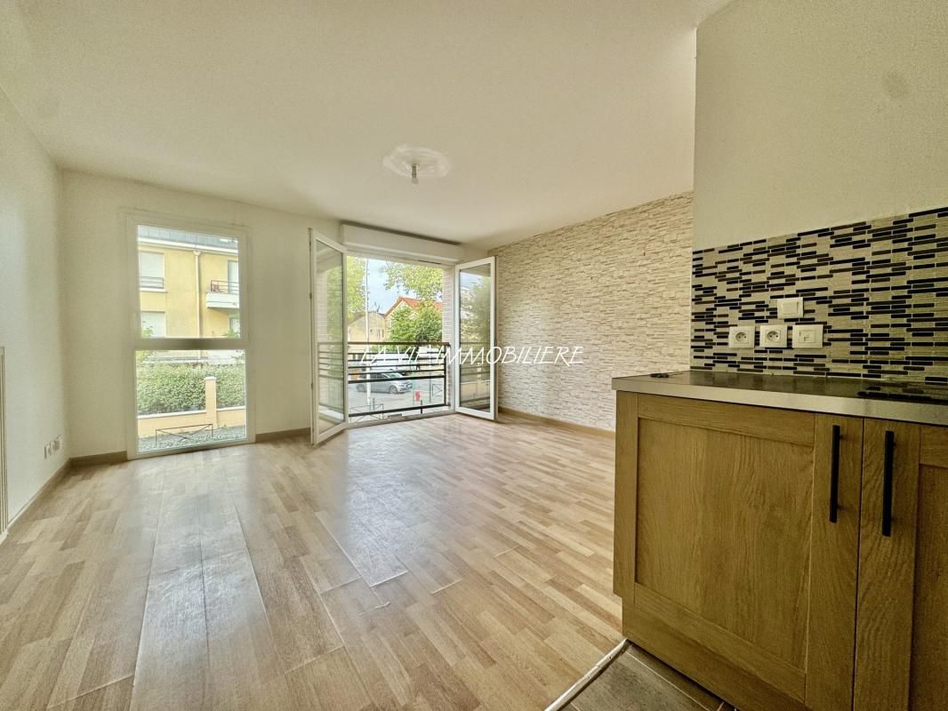 1 bedroom Apartment in Aulnay-sous-Bois, France No. 163399