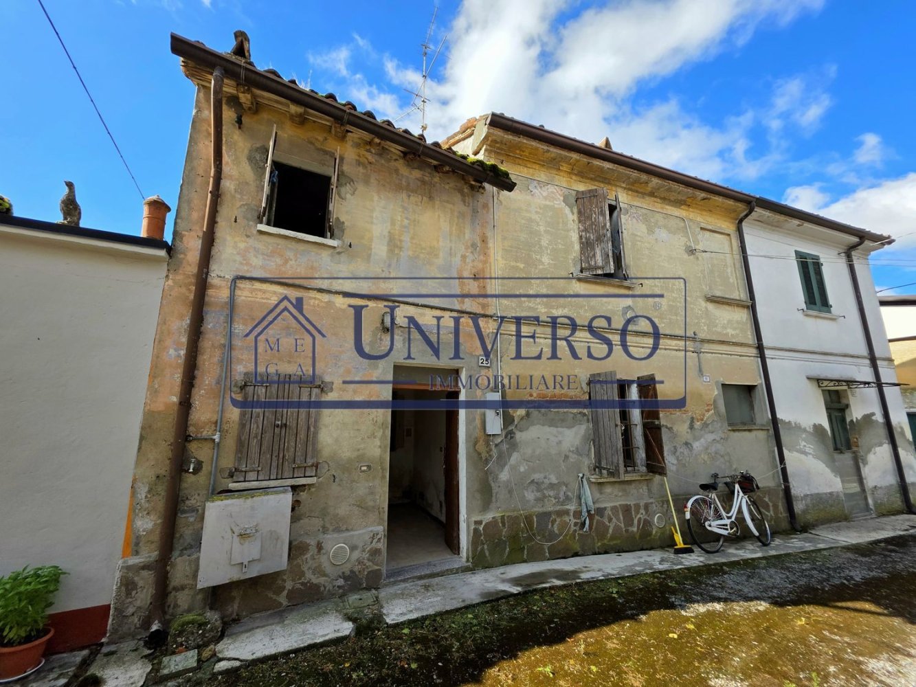 2 Schlafzimmer Haus in Pinarolo Po, Italy, Nr. 359524