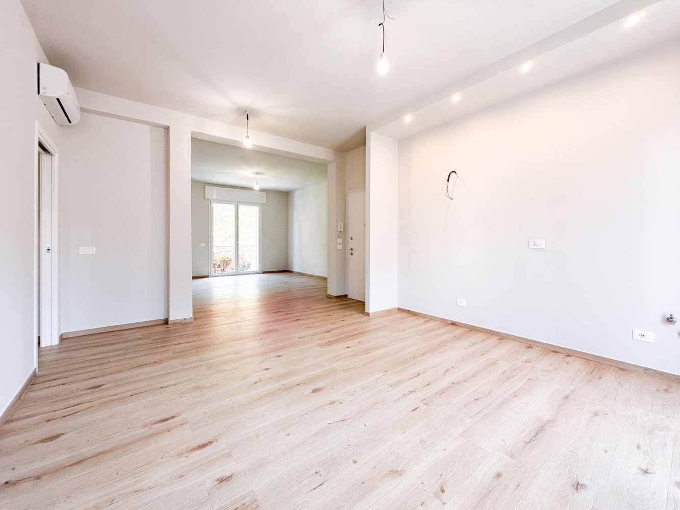 4 Schlafzimmer Wohnung in Sassuolo, Italy, Nr. 372269