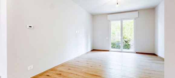 4 Schlafzimmer Wohnung in Sassuolo, Italy, Nr. 372269 16