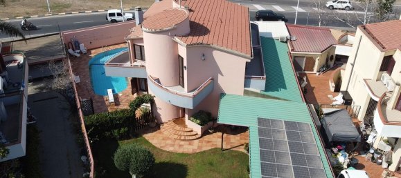 6 rooms Villa in Quartu Sant'Elena, Italy No. 102950 2