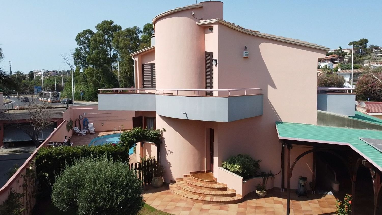 6 rooms Villa in Quartu Sant'Elena, Italy No. 102950