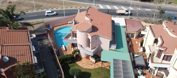 6 rooms Villa in Quartu Sant'Elena, Italy No. 102950 3