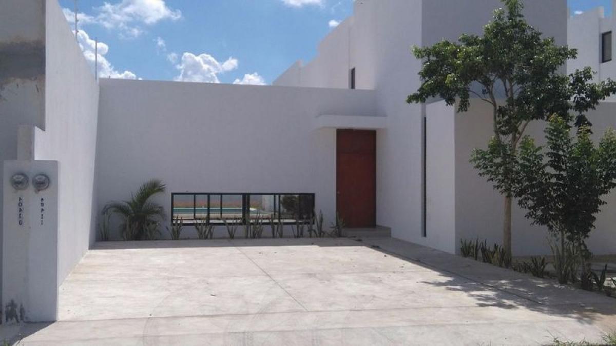 Casa de 3 dormitorios en Mérida, Mexico No. 37113