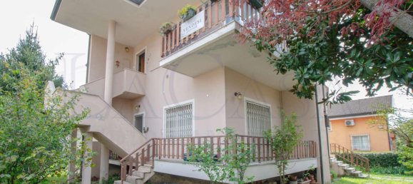 Villa de 10 habitaciónes en Brescia, Italy No. 11606 37