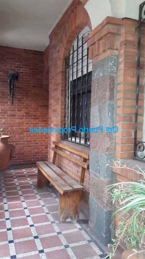 5 bedrooms House in Montevideo, Uruguay No. 5123