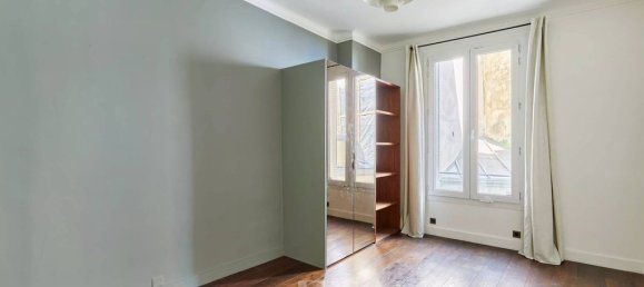 3 bedrooms Apartment in Paris, France No. 175145 8