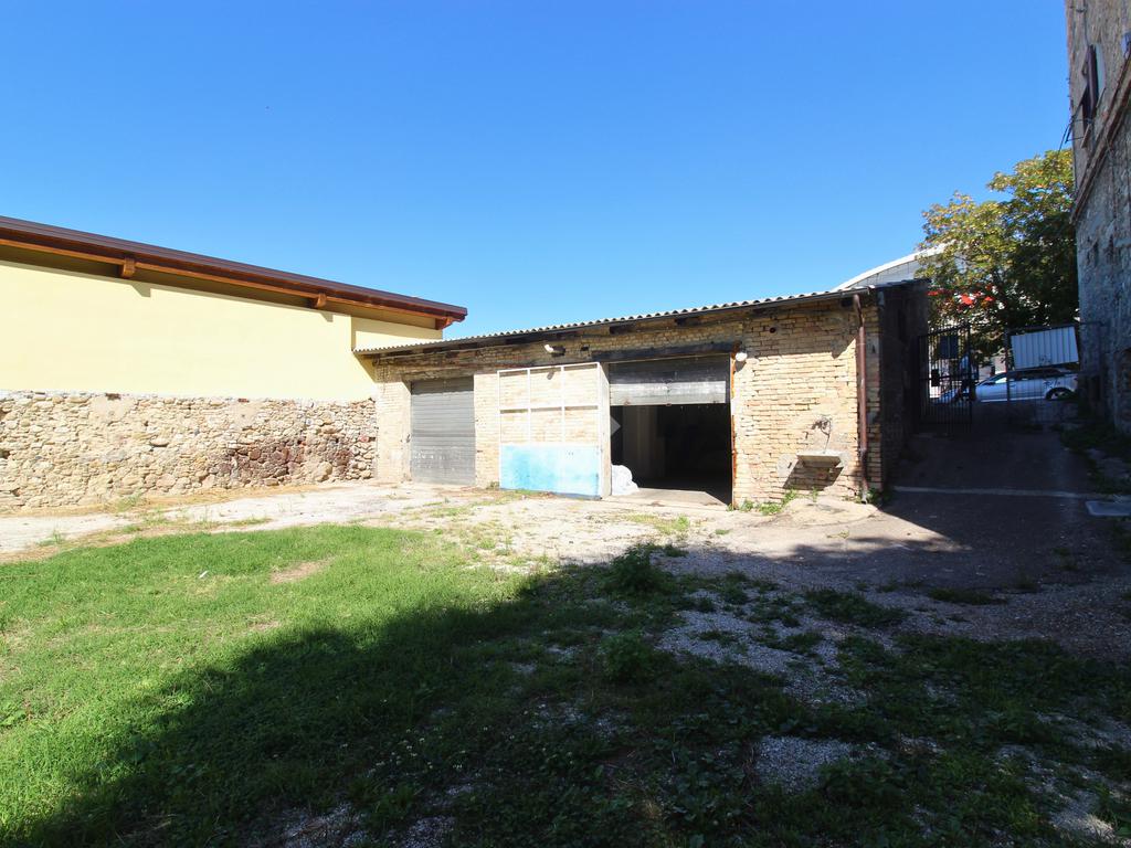 1-salle Entrepôt à San Benedetto del Tronto, Italy No. 314482