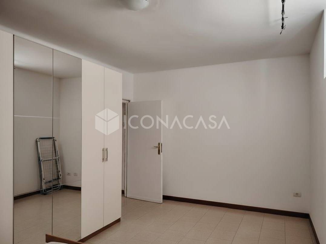 2-Zimmer Lagerhaus in Bari, Italy, Nr. 354671