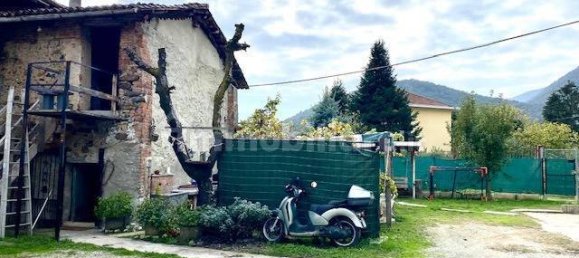 3 bedrooms Villa in Val della Torre, Italy No. 7973 28