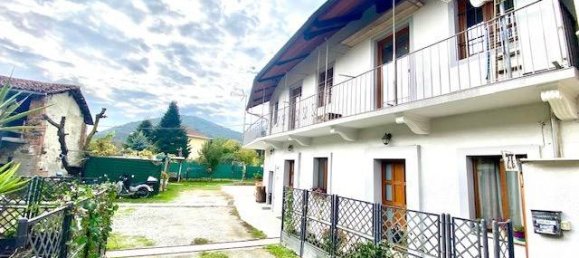 3 bedrooms Villa in Val della Torre, Italy No. 7973 31