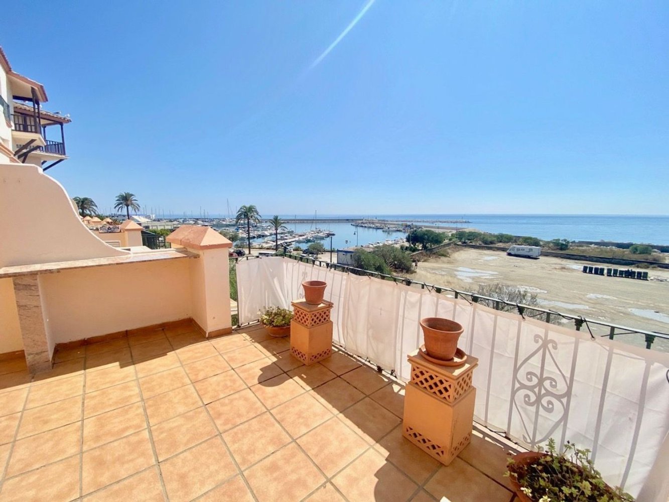 4 bedrooms Townhouse in Estepona, Spain No. 155727