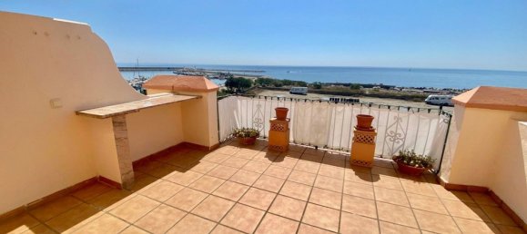 4 bedrooms Townhouse in Estepona, Spain No. 155727 3