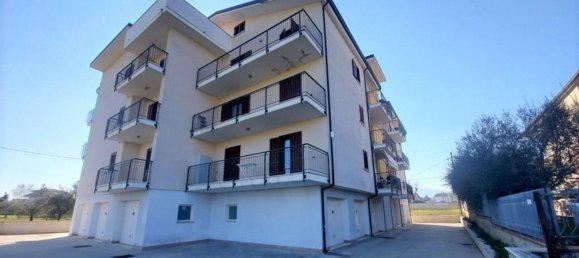 Büro in Sant'Egidio alla Vibrata, Italy 151m², Nr. 370772 3