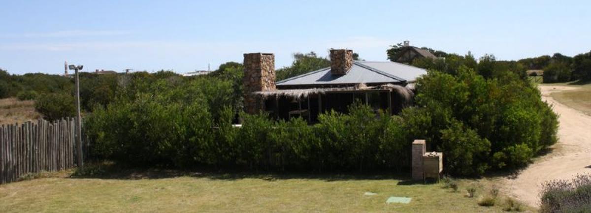 3 bedrooms House in Maldonado, Uruguay No. 5430