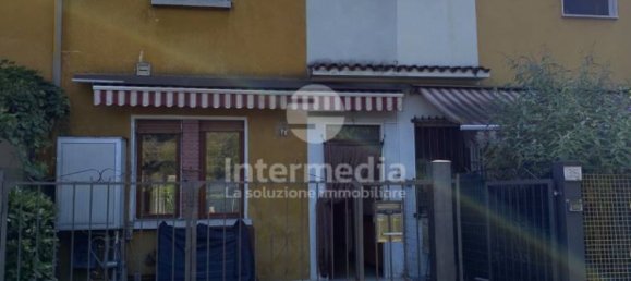 2 bedrooms Villa in Brescia, Italy No. 291195 2