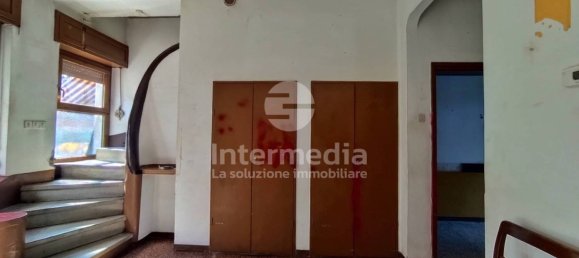 2 bedrooms Villa in Brescia, Italy No. 291195 5