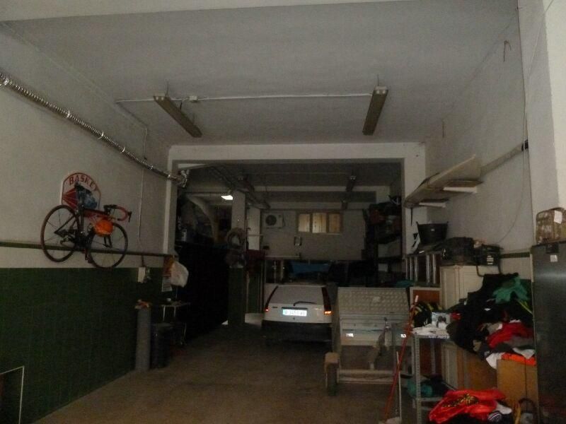  عقار تجاري في Chartered Community of Navarre, Spain 128متر مربع رقم 131108