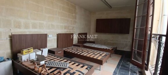 Дом с 4 спальнями в Корми, Мальта № 2063 10