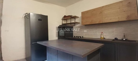 Дом с 4 спальнями в Корми, Мальта № 2063 5