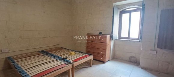 Дом с 4 спальнями в Корми, Мальта № 2063 9