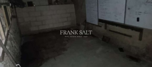 Дом с 4 спальнями в Корми, Мальта № 2063 18