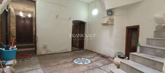 Дом с 4 спальнями в Корми, Мальта № 2063 2