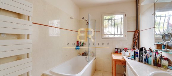 Casa de 4 dormitorios en Les Lilas, France No. 129298 11