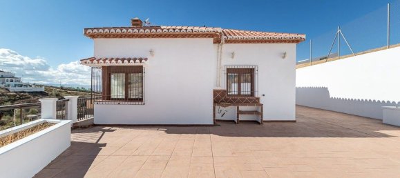 3 bedrooms House in La Zubia, Spain No. 150619 14
