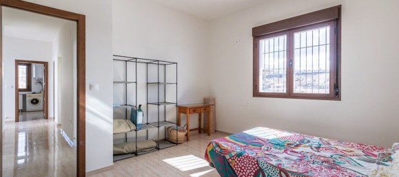 3 bedrooms House in La Zubia, Spain No. 150619 7