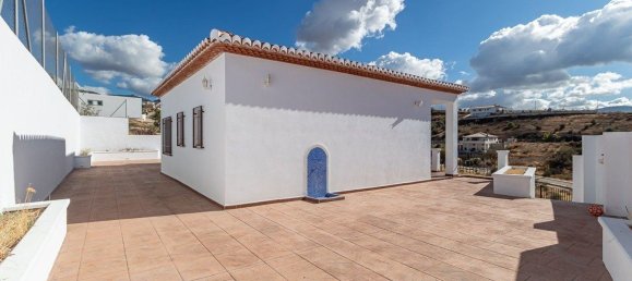 3 bedrooms House in La Zubia, Spain No. 150619 16