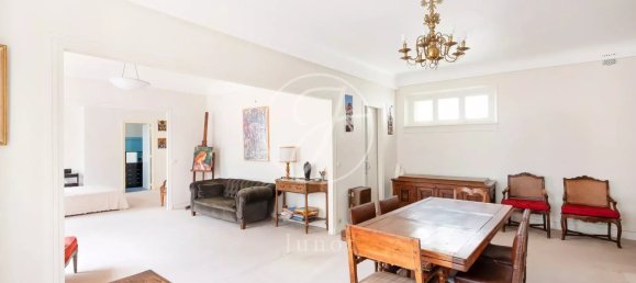 4 bedrooms Apartment in Paris, France No. 291711 3