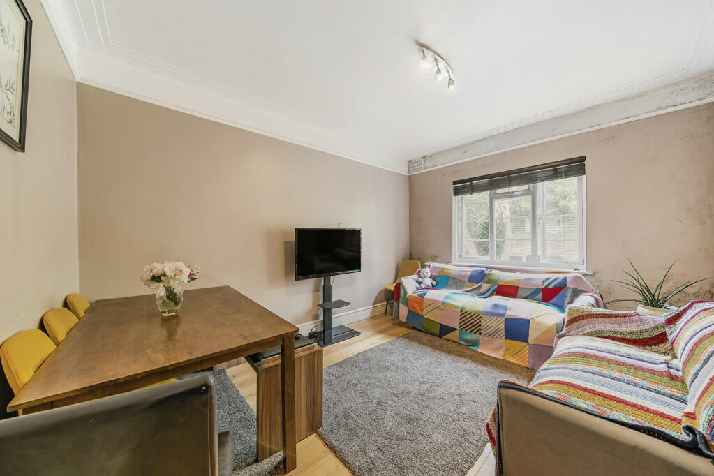 2 bedrooms House in London, United Kingdom No. 7777