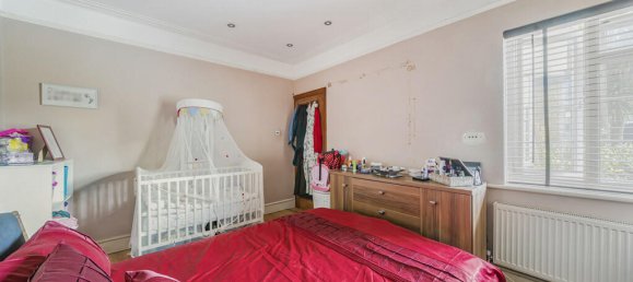 2 bedrooms House in London, United Kingdom No. 7777 3