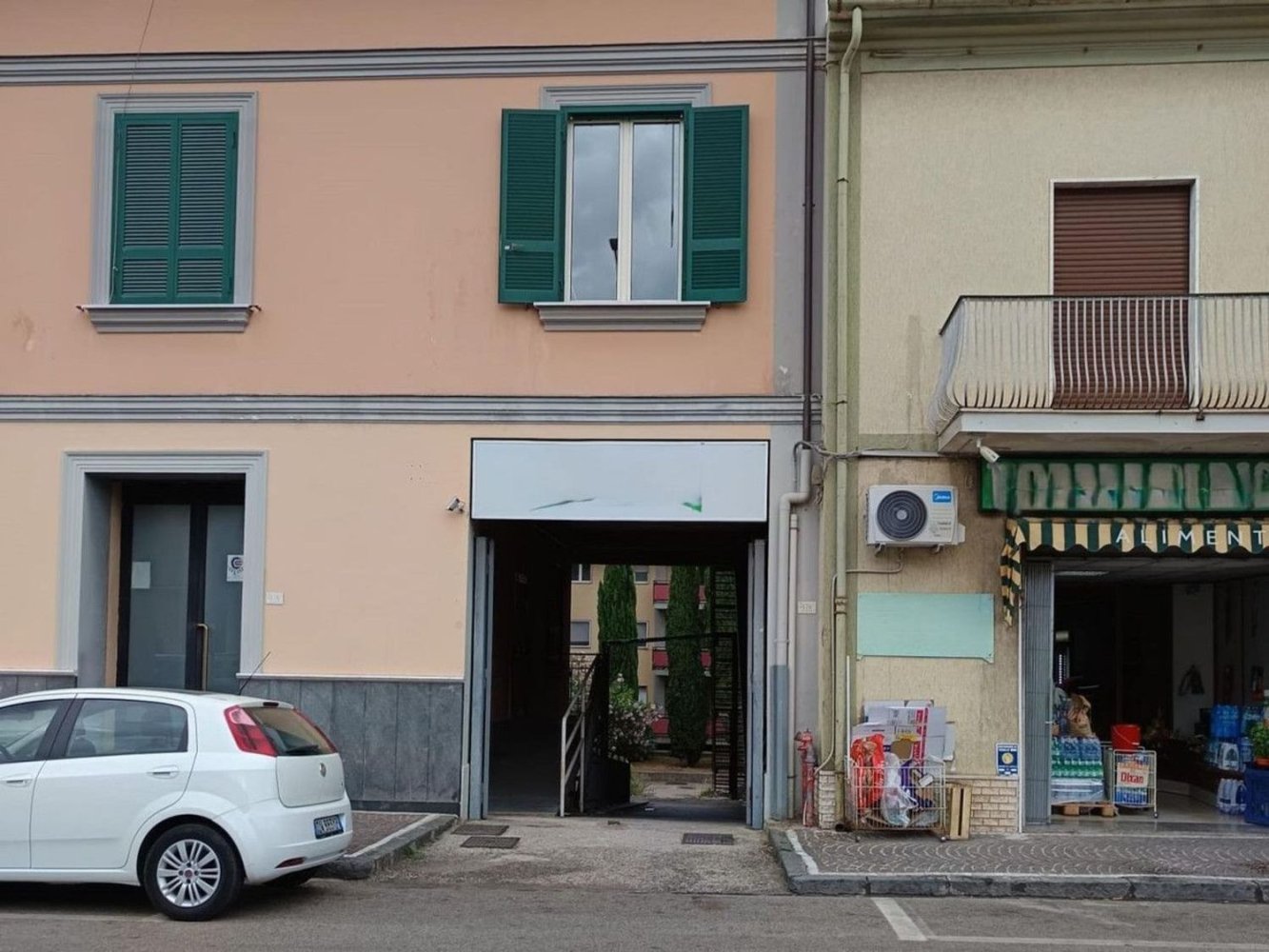 54m² Commercial property in Alvignano, Italy No. 374893