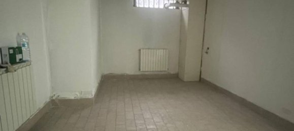 89m² Warehouse in Monza, Italy No. 328403 3