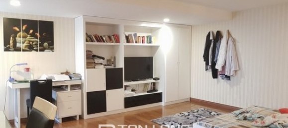 3 bedrooms Apartment in Tay Ho, Vietnam No. 1980 5