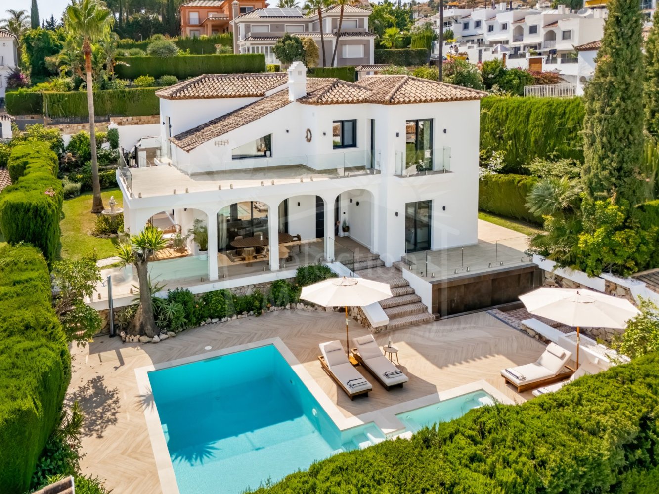 4 bedrooms Villa in Marbella, Spain No. 233016