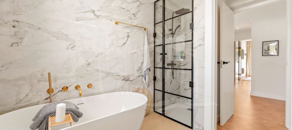 4 bedrooms Villa in Marbella, Spain No. 233016 17