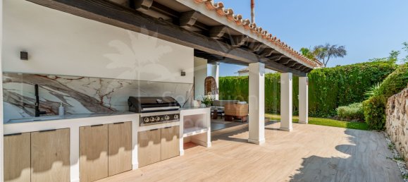 4 bedrooms Villa in Marbella, Spain No. 233016 30