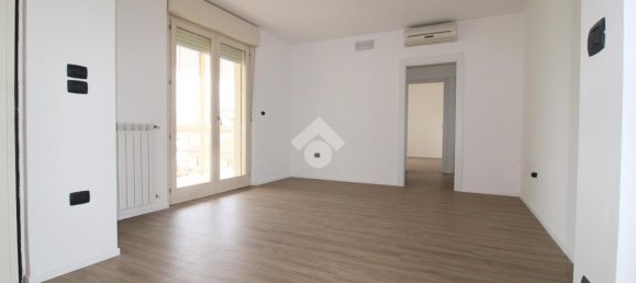 3غرفة شقة في San Giovanni Teatino, Italy رقم 37244 20